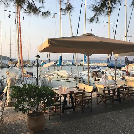 Πλωτό κατάλυμα Vintage Yacht