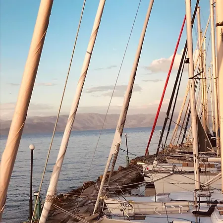 Botel Vintage Yacht
