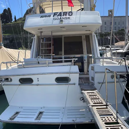 Botel Vintage Yacht Corfu (city)